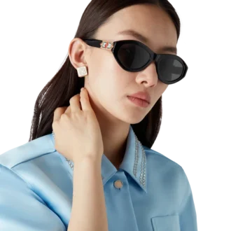 Boucles d&rsquo;oreilles à clous avec logo Monogram