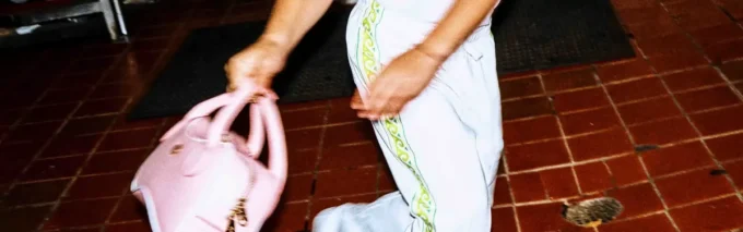 Bracelet à nœuds et perles rose