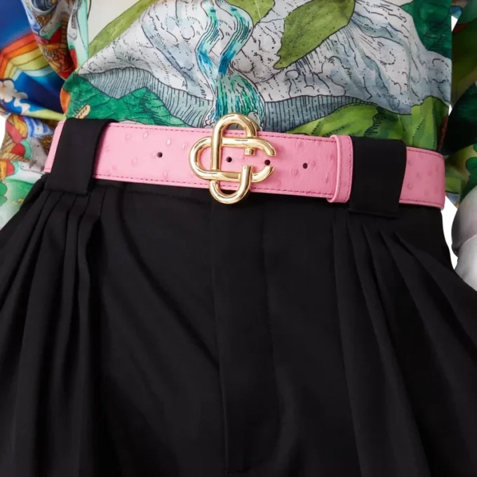 Ceinture rose avec logo CC en relief