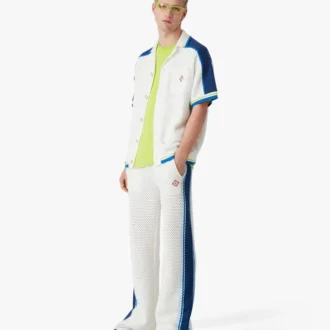 Chemise au crochet à manches courtes blanche et bleue