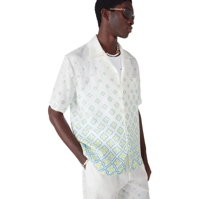 Chemise en lin à manches courtes et monogramme dégradé Chemise en lin à manches courtes et monogramme dégradé