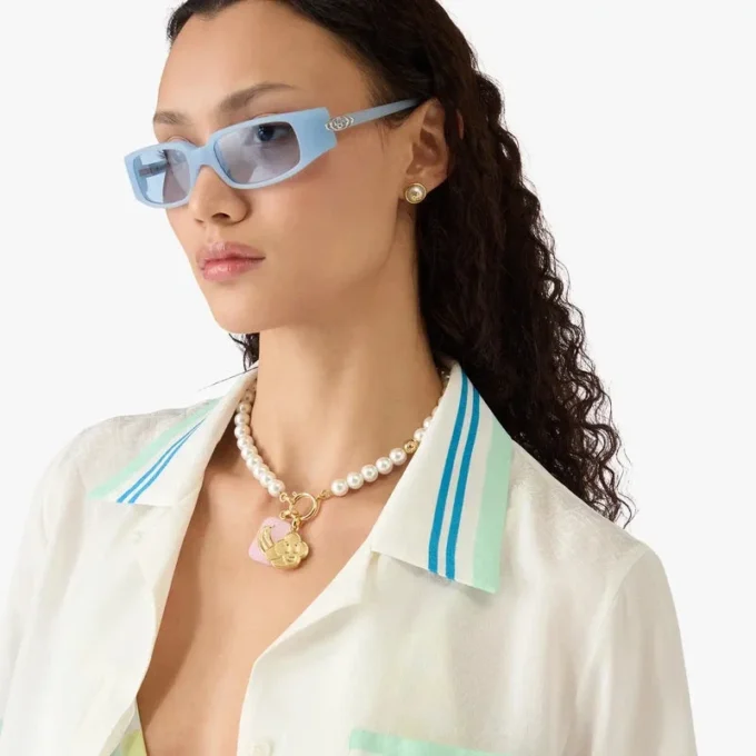 Chemise en soie à manches courtes et col cubain à motif floral en forme de shorts