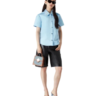 Chemise à manches courtes en satin