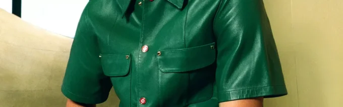 Chemise en cuir à manches courtes Chemise en cuir à manches courtes