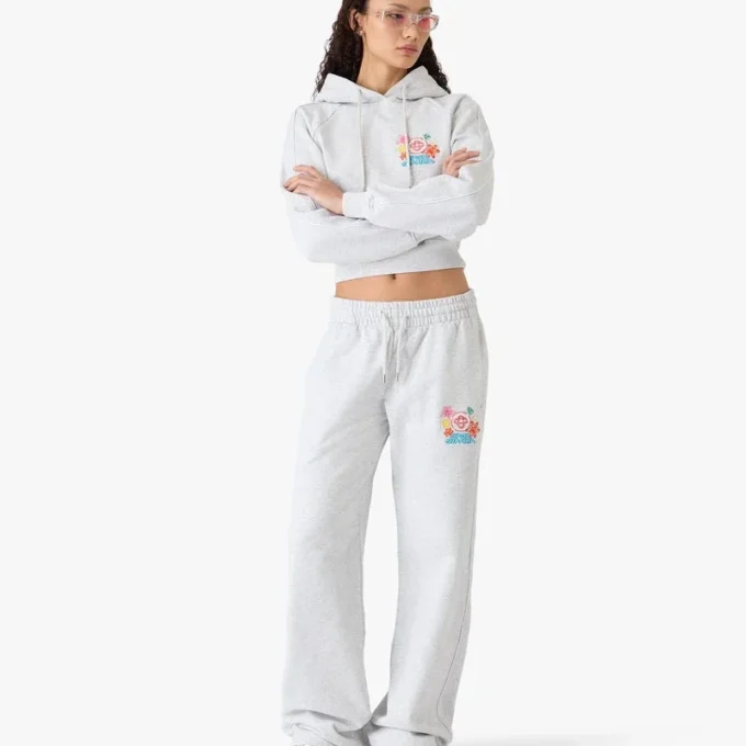 Pantalon de survêtement court gris brodé Pantalon de survêtement court gris brodé
