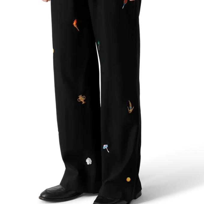 Pantalon sur mesure en laine à motif brodé Pantalon sur mesure en laine à motif brodé