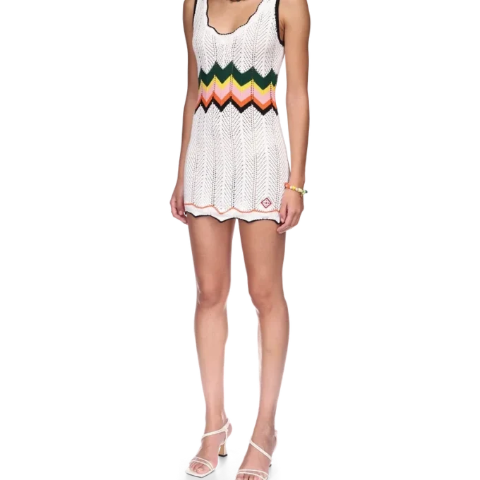 Robe en dentelle à chevrons