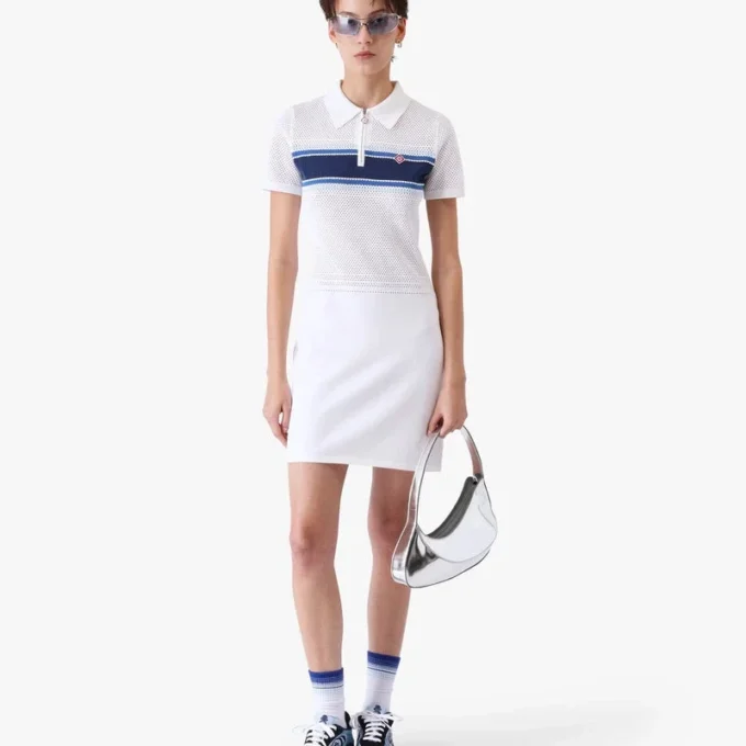 Robe mi-longue en maille rayée blanche et bleue Robe mi-longue en maille rayée blanche et bleue